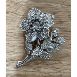 Vintage "1928 Jewelry" Brooch made with Swarovski Crystals Royalcore Queencore